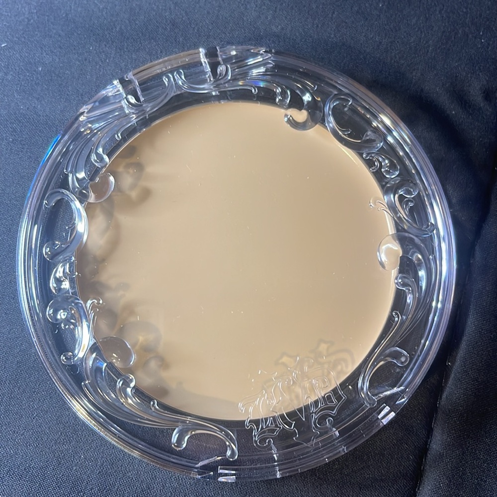 KVD Light 008 Good Apple Lightweight Full-Coverage Cream Foundation Balm - Picture 5 of 7